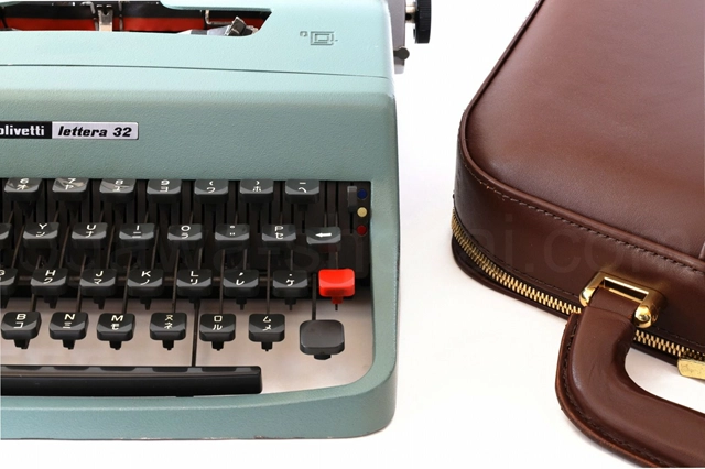 olivetti Lettera 32 タイプライターケース