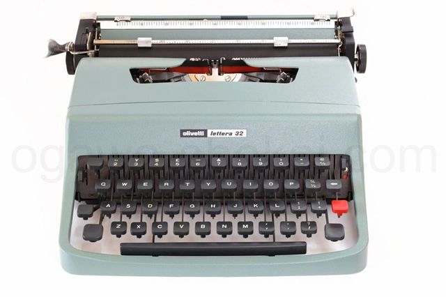 olivetti Lettera32 中古タイプライター